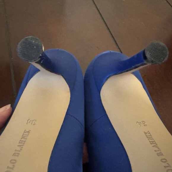 Manolo Blahnik Blue Satin Hangisi Crystal Buckle Pointed Toe Pumps - Picture 11 of 15